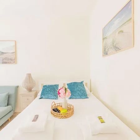 Cosy For Two Tour Eiffel Champs De Mars פריז