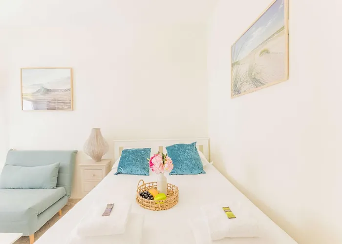 Cosy For Two Tour Eiffel Champs De Mars Париж